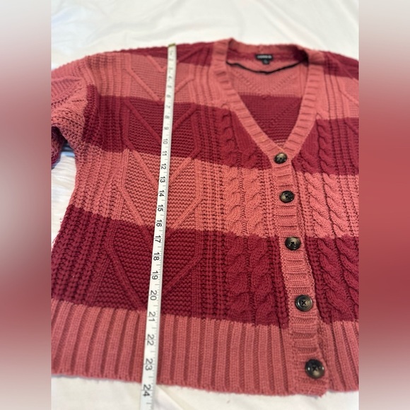 Torrid Sz: 2 Cable Knit Oversize Cardigan V-Neck Button Sweater Pink and Mauve. - Picture 4 of 10